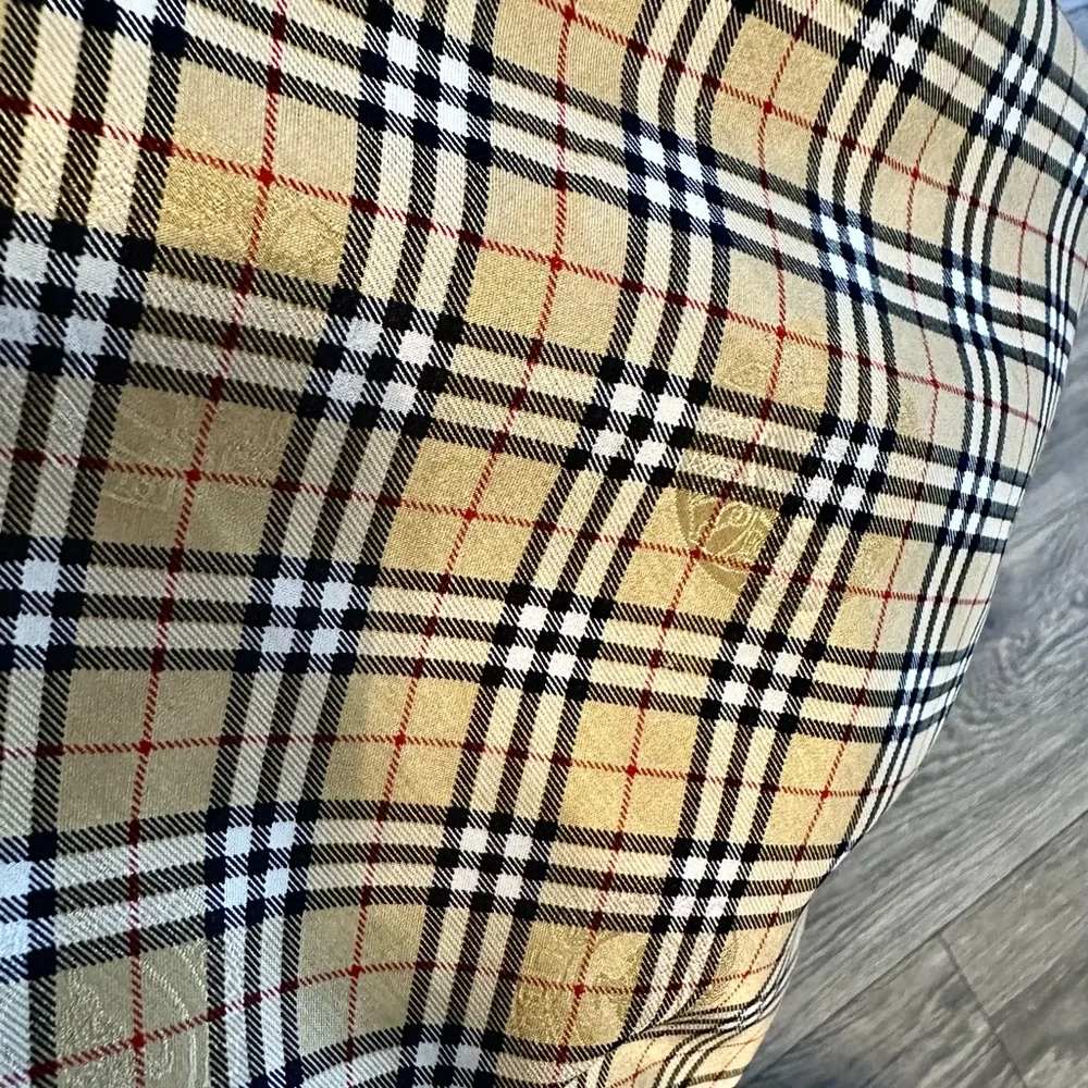 Burberry classic silk
